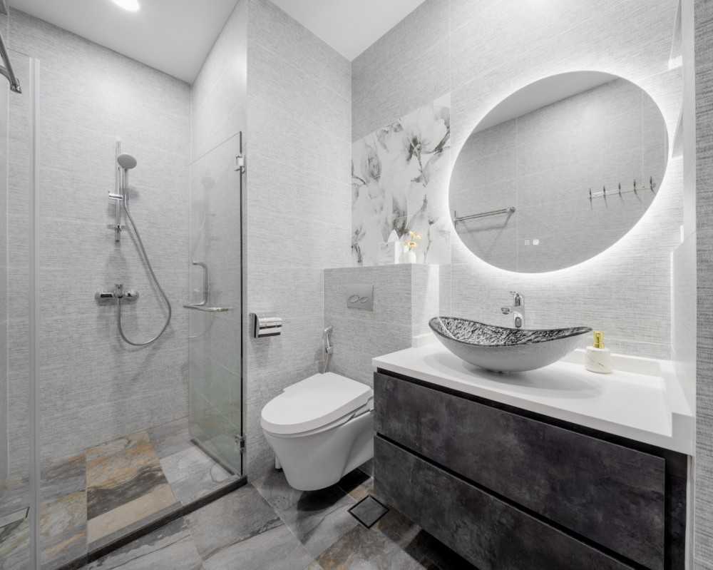 Modern Bathroom with Mirror and Shower Screen