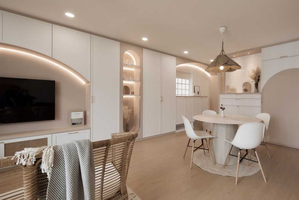 Scandinavian Dining Room with Ceiling Light and Downlights