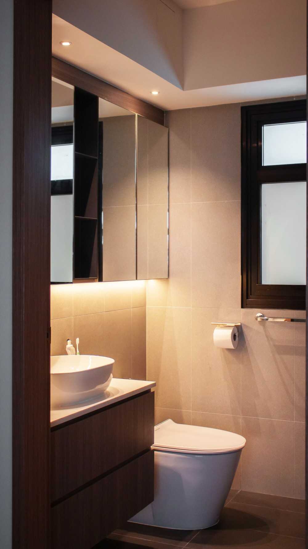 Scandinavian Bathroom with Homogeneous Tiles and Mirror