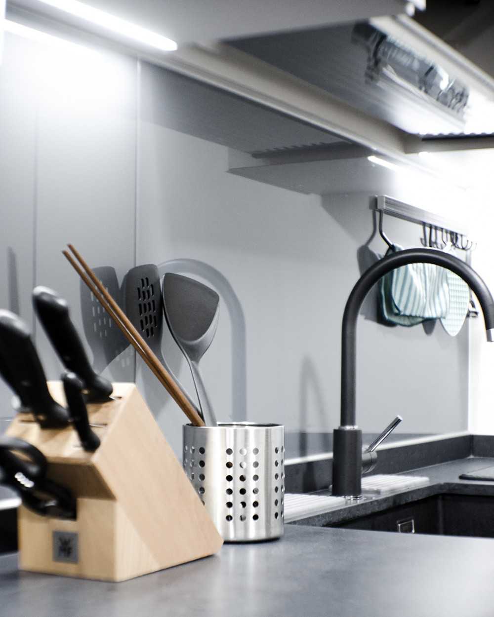 Minimalist Kitchen with Countertop and Kitchen Island