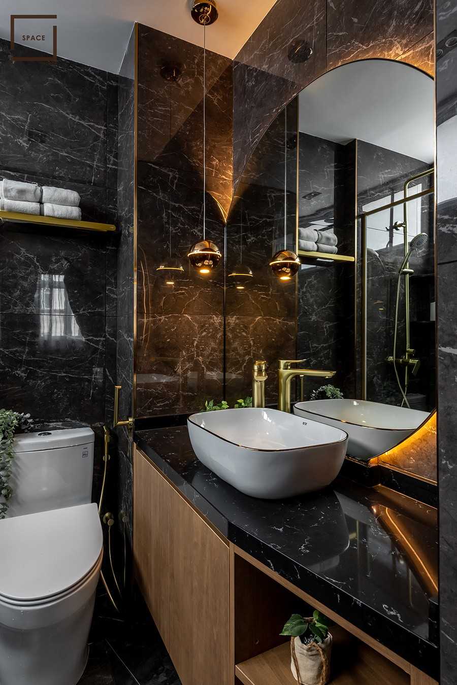 Modern Bathroom with Mirror and Shower Screen