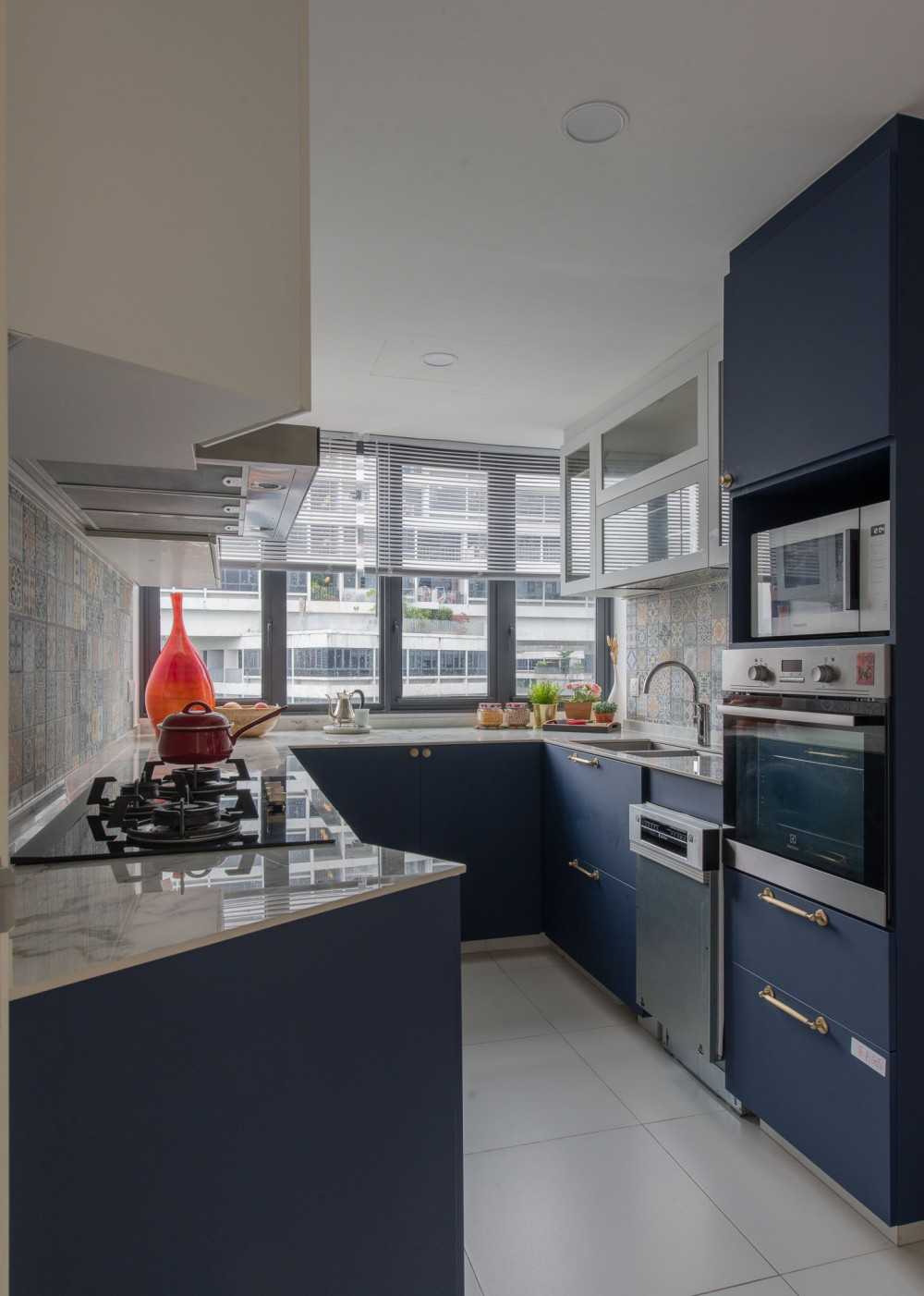 Modern Kitchen with Countertop and Kitchen Window