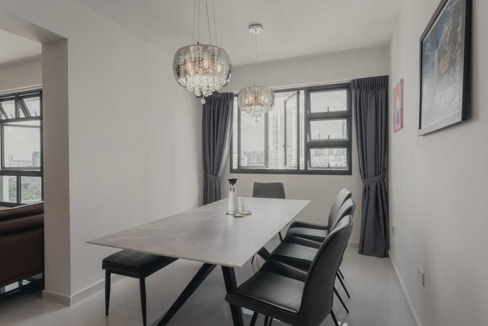Modern Dining Room with Dining Table and Dining Chairs