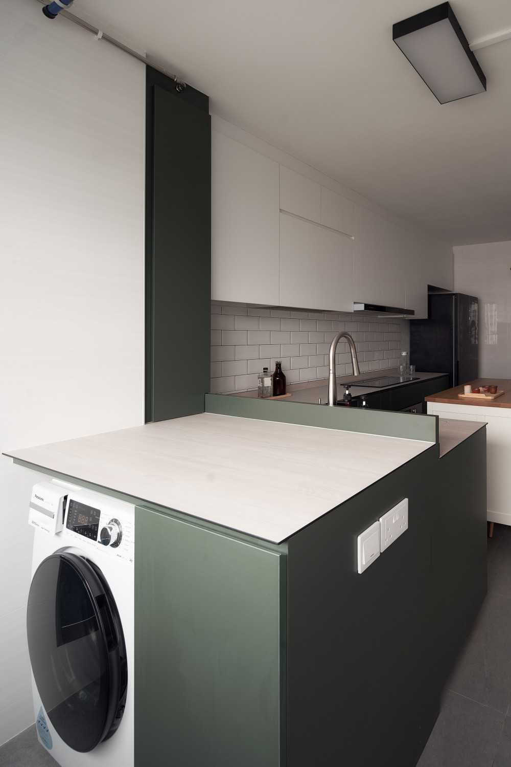 Asian Service Yard with Countertop and Laundry Area