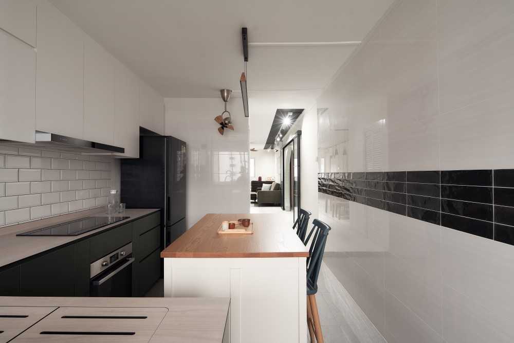 Asian Kitchen with Kitchen Island and Kitchen Backsplash