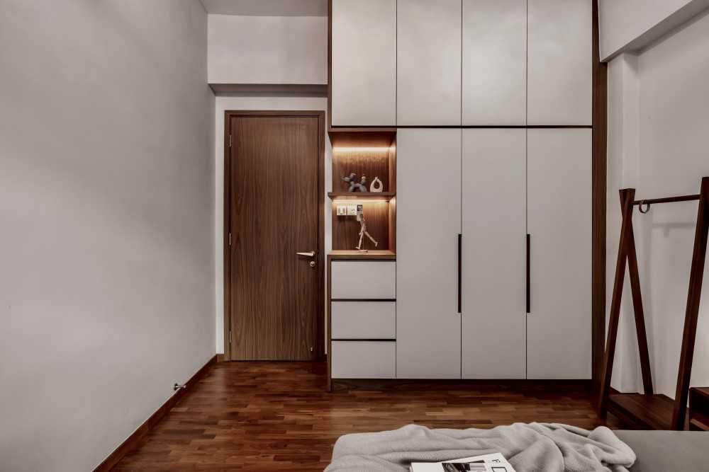 Modern Bedroom with Wardrobe and Storage Cabinets