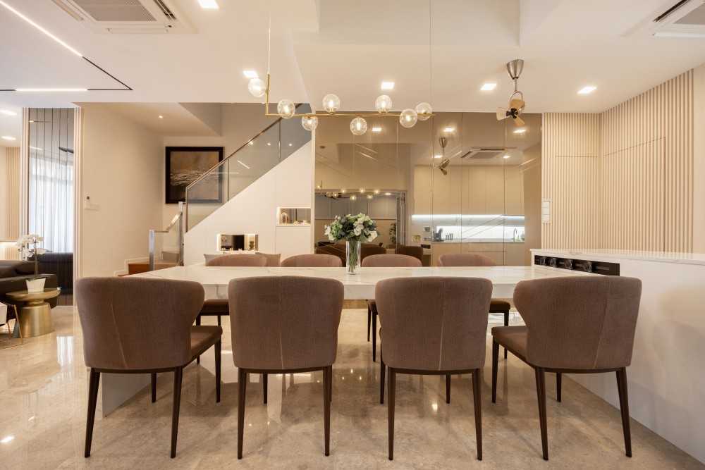 Modern Dining Room with Drop Light and Mirror