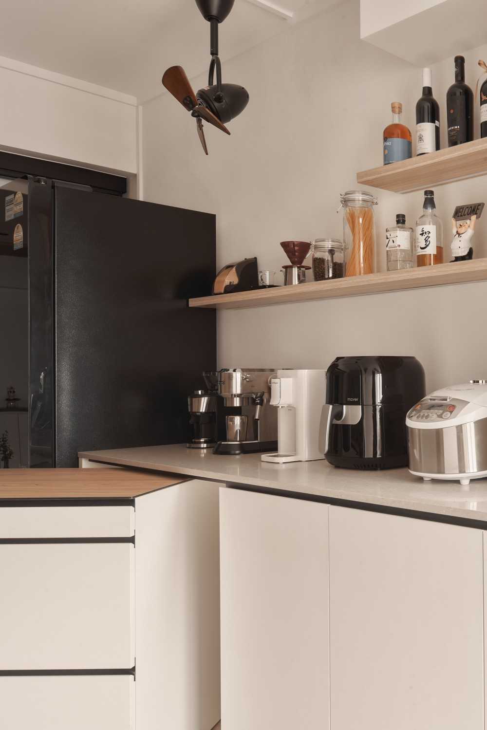 Scandinavian Kitchen with Kitchen Island and Kitchen Cabinets