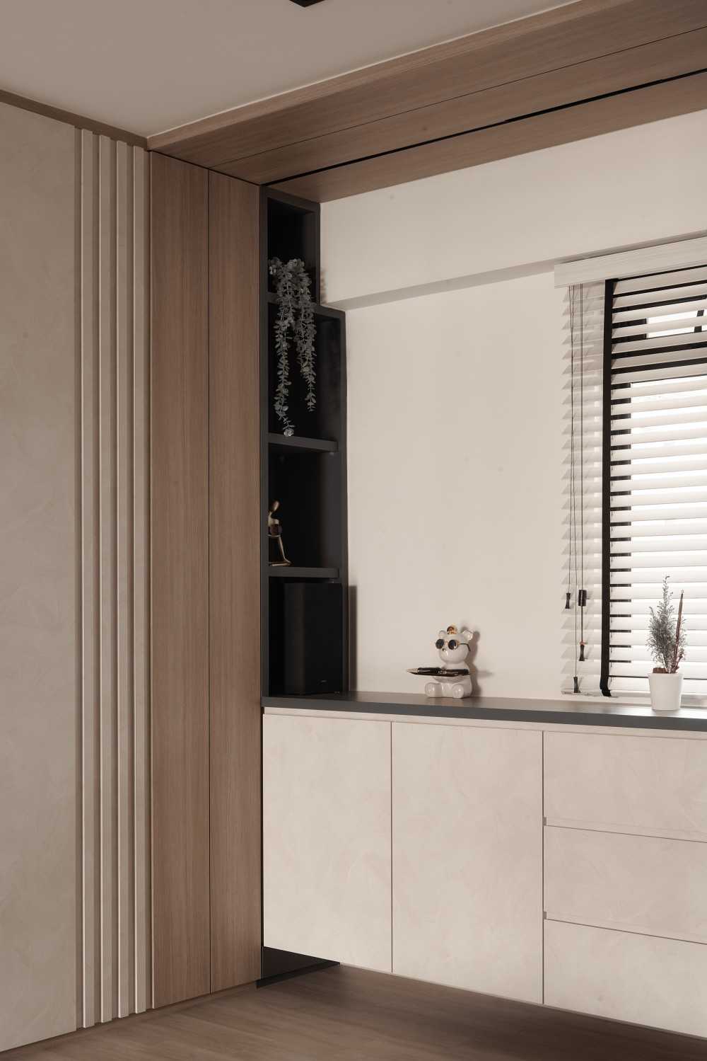 Scandinavian Entryway with Drawer Units and Shoe Cabinets
