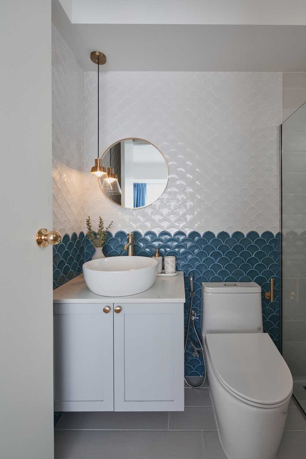 Scandinavian Bathroom with Mirror and Bathroom Storage