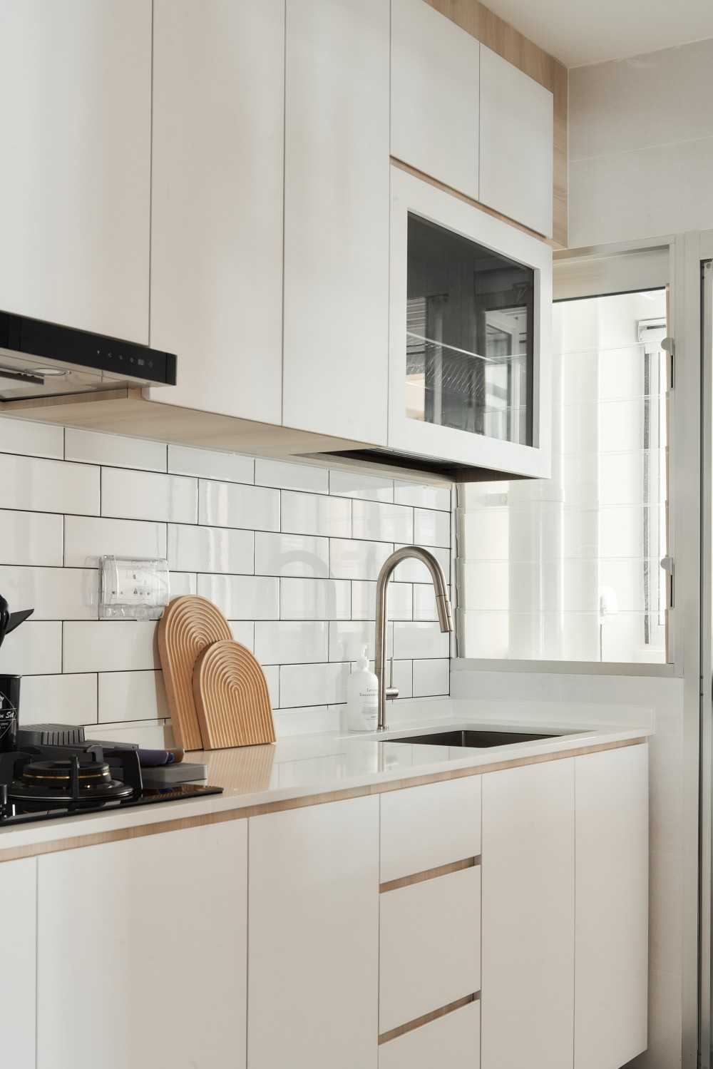 Scandinavian Kitchen with Kitchen Backsplash and Kitchen Cabinets