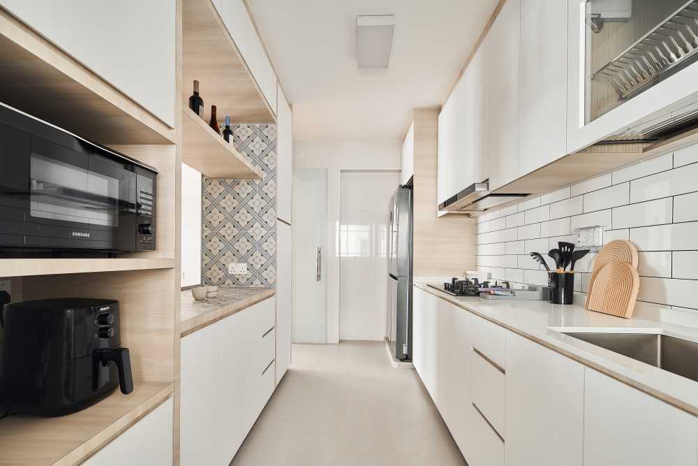 Scandinavian Kitchen with Kitchen Backsplash and Kitchen Cabinets