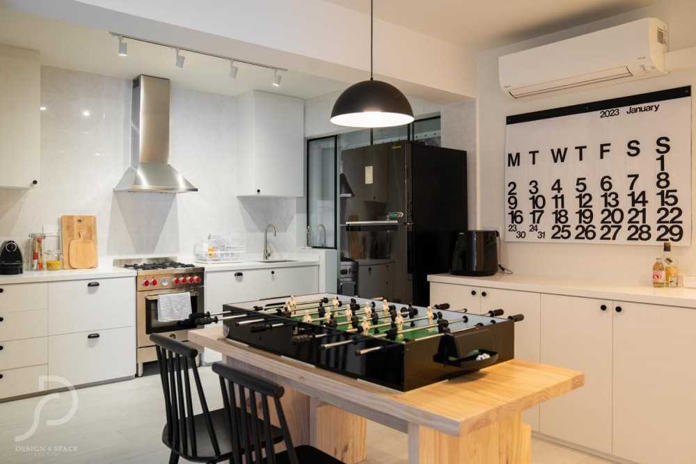 Minimalist Dining Room with Drop Light and Dining Table