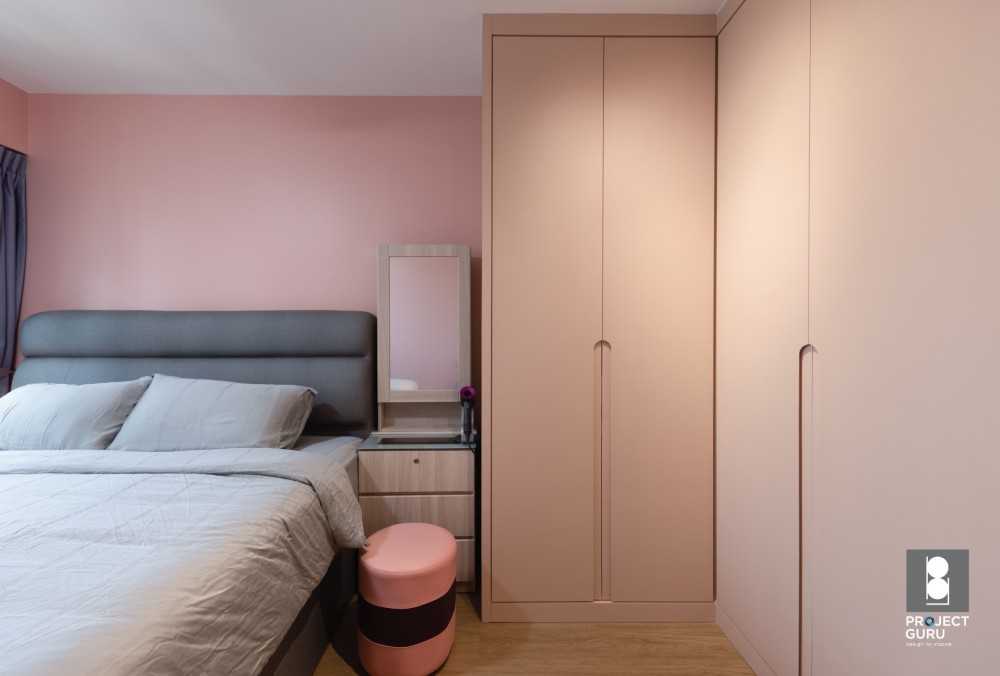 Modern Bedroom with Vinyl Flooring and Wardrobe
