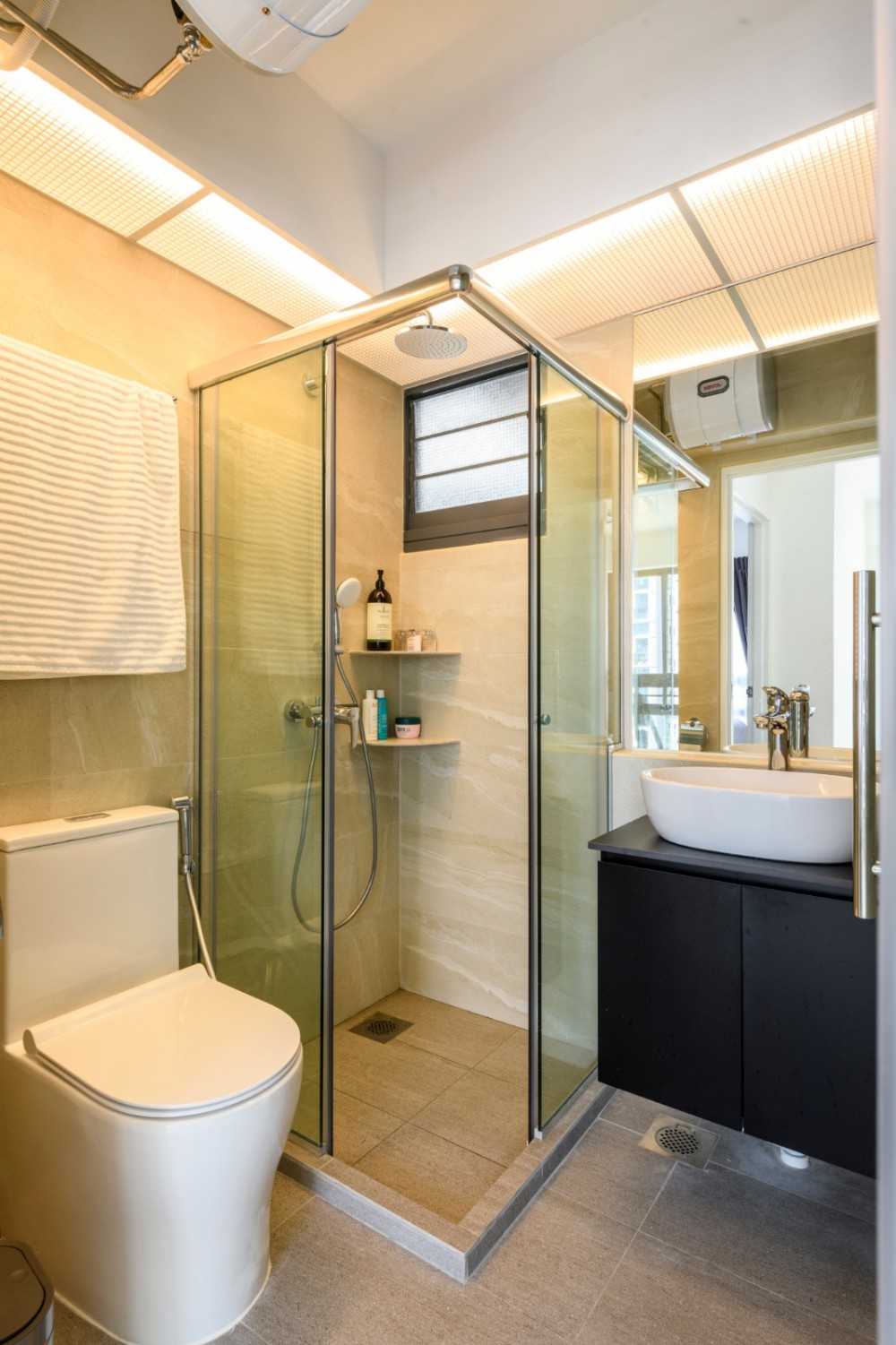 Modern Bathroom with Showers and Mixer Shower