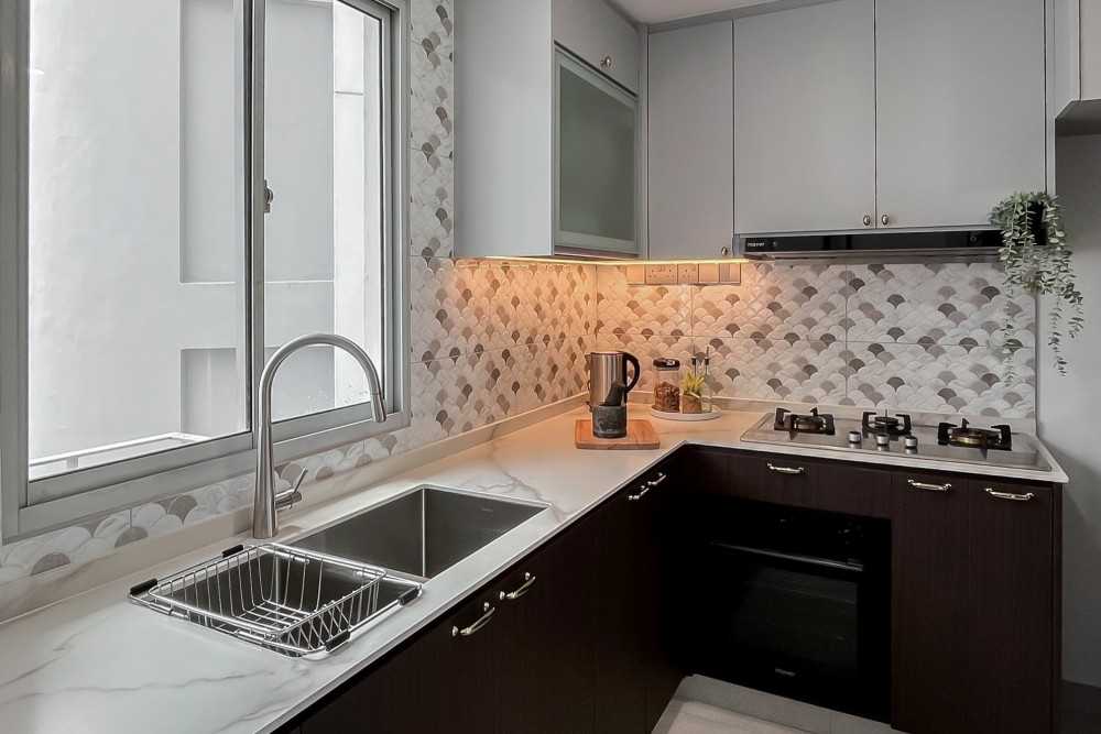 Modern Kitchen with Countertop and Kitchen Window