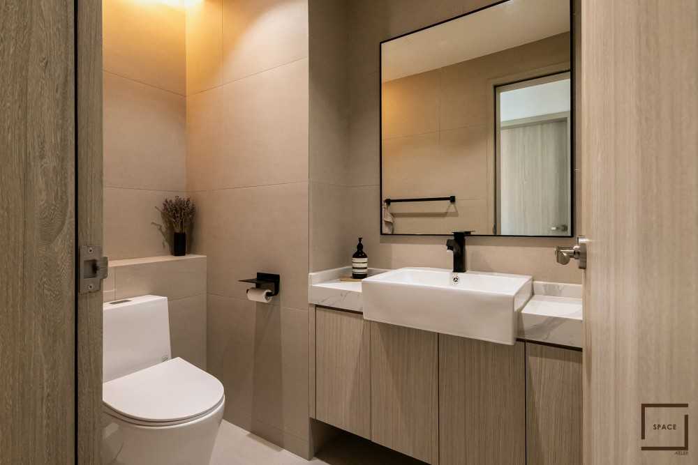Minimalist Bathroom with Mirror and Shower Screen