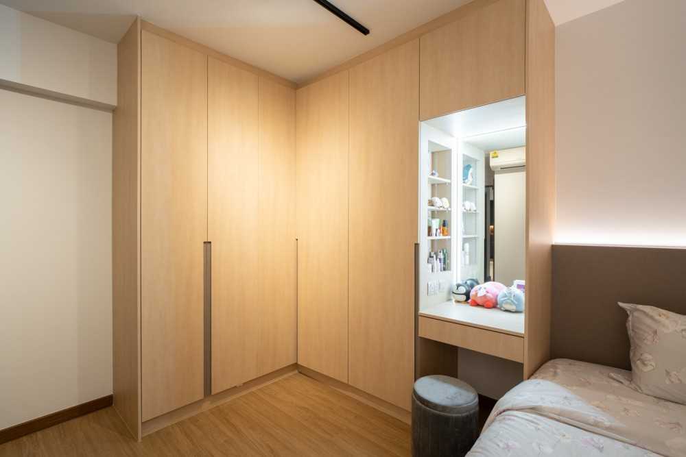 Minimalist Bedroom with Wood Flooring and Wardrobe