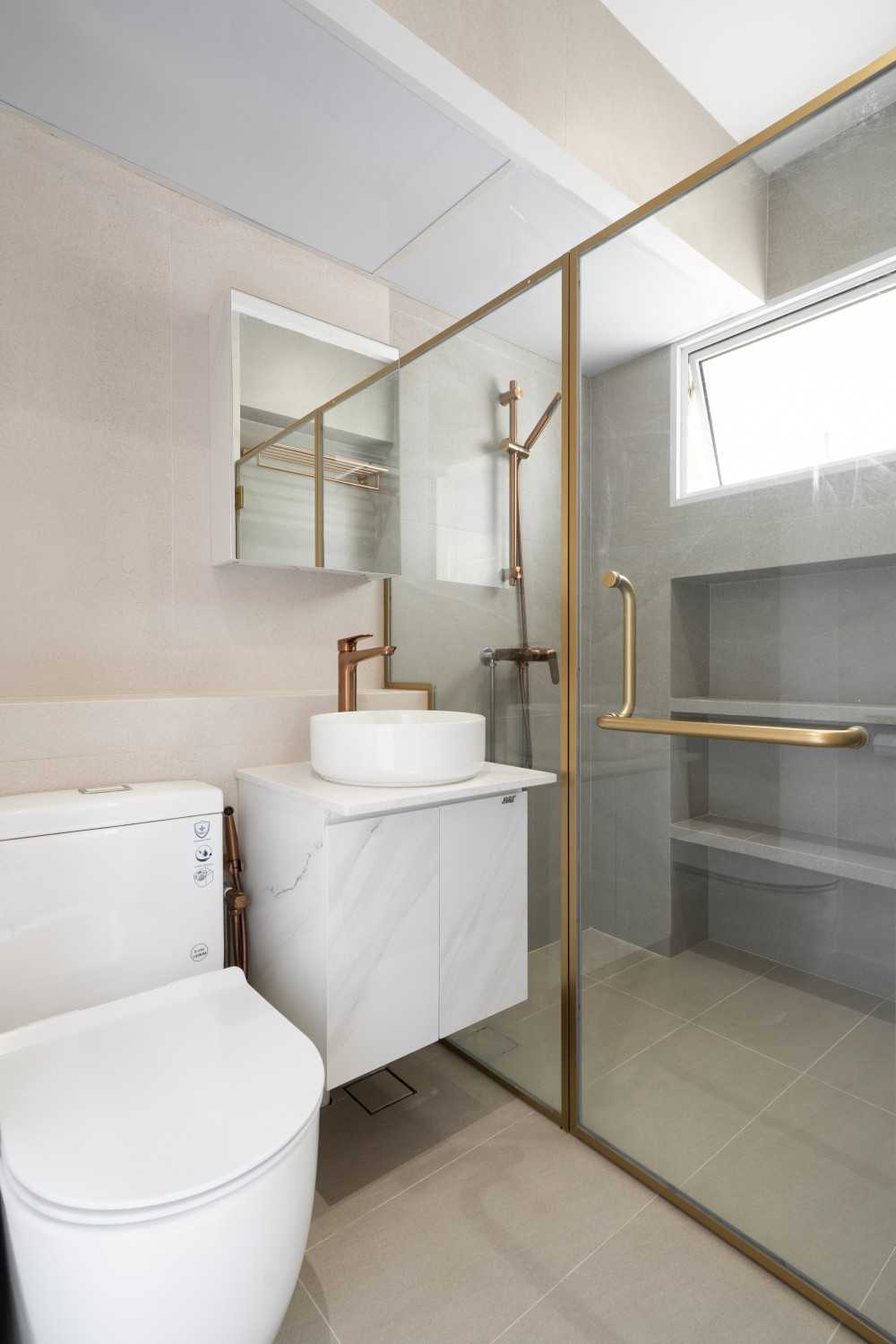 Contemporary Bathroom with Countertop and Mirror