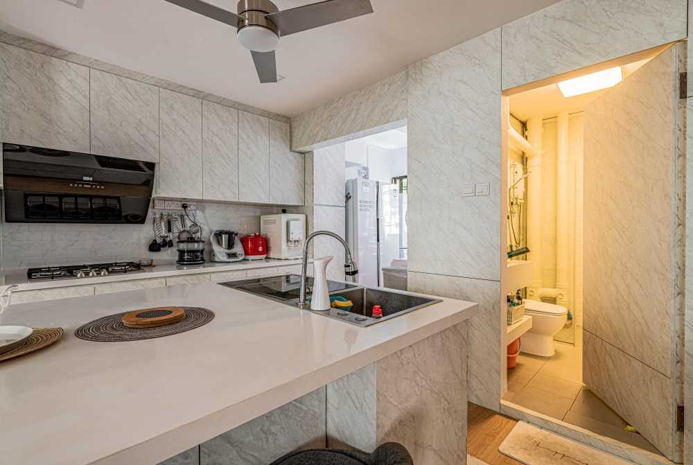 Modern Bathroom with Rainshower and Showers