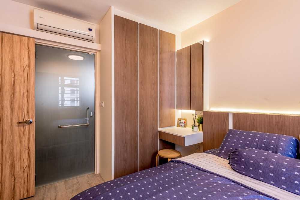 Scandinavian Bedroom with Mirror and Cove Lighting