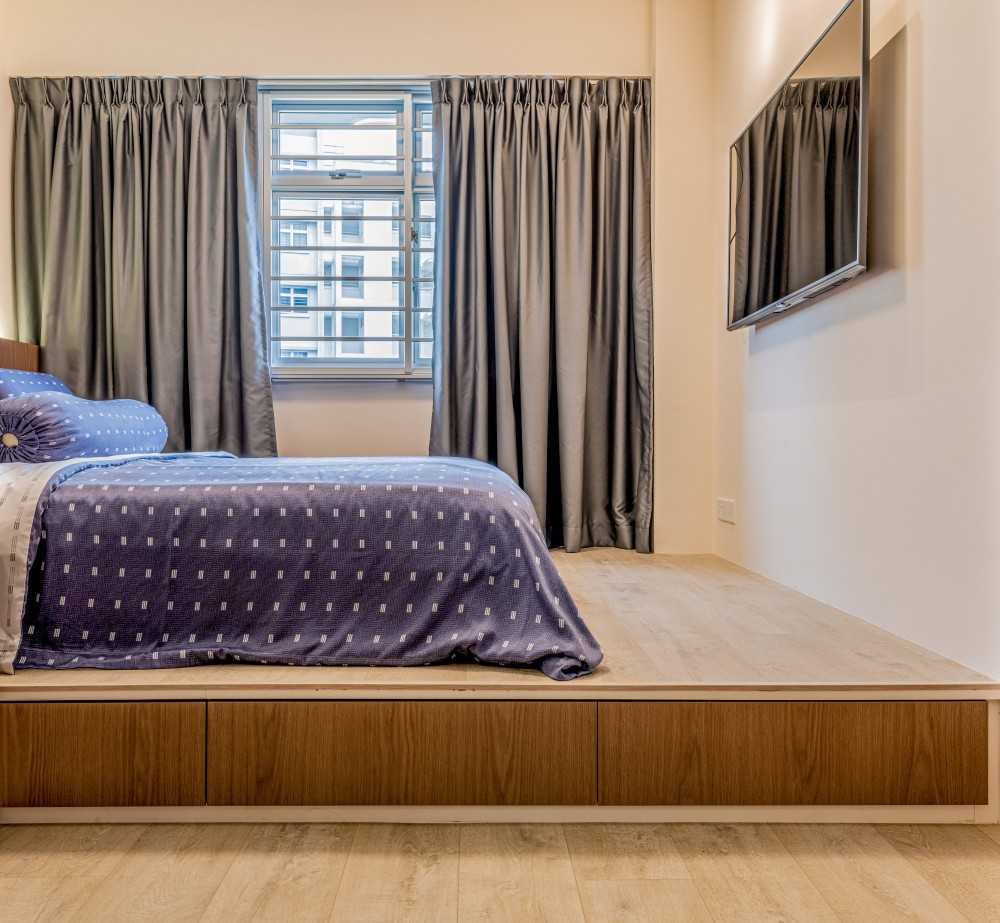 Scandinavian Bedroom with Vinyl Flooring and Ceiling Light
