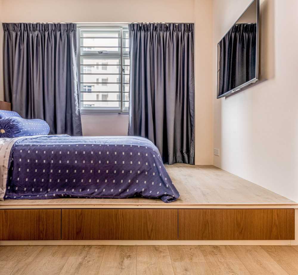 Scandinavian Bedroom with Vinyl Flooring and Ceiling Light
