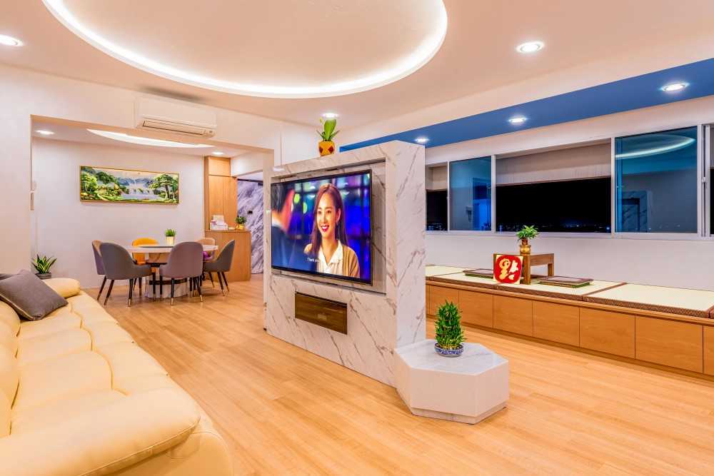 Modern Living Room with Vinyl Flooring and Bay Window
