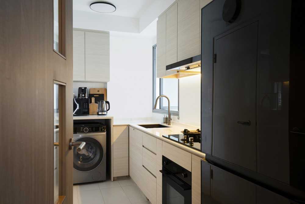 Contemporary Kitchen with Countertop and Kitchen Window