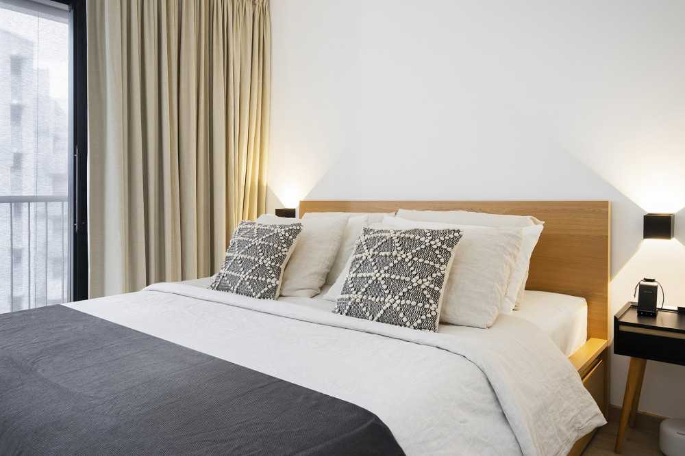 Contemporary Bedroom with Vinyl Flooring and Wardrobe