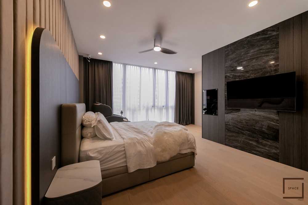 Contemporary Bedroom with Vinyl Flooring and Closet