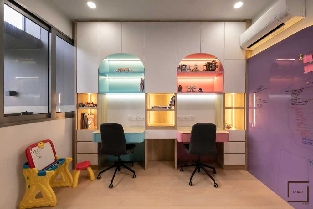 Contemporary Home Office with Bookshelf and Storage Cabinets