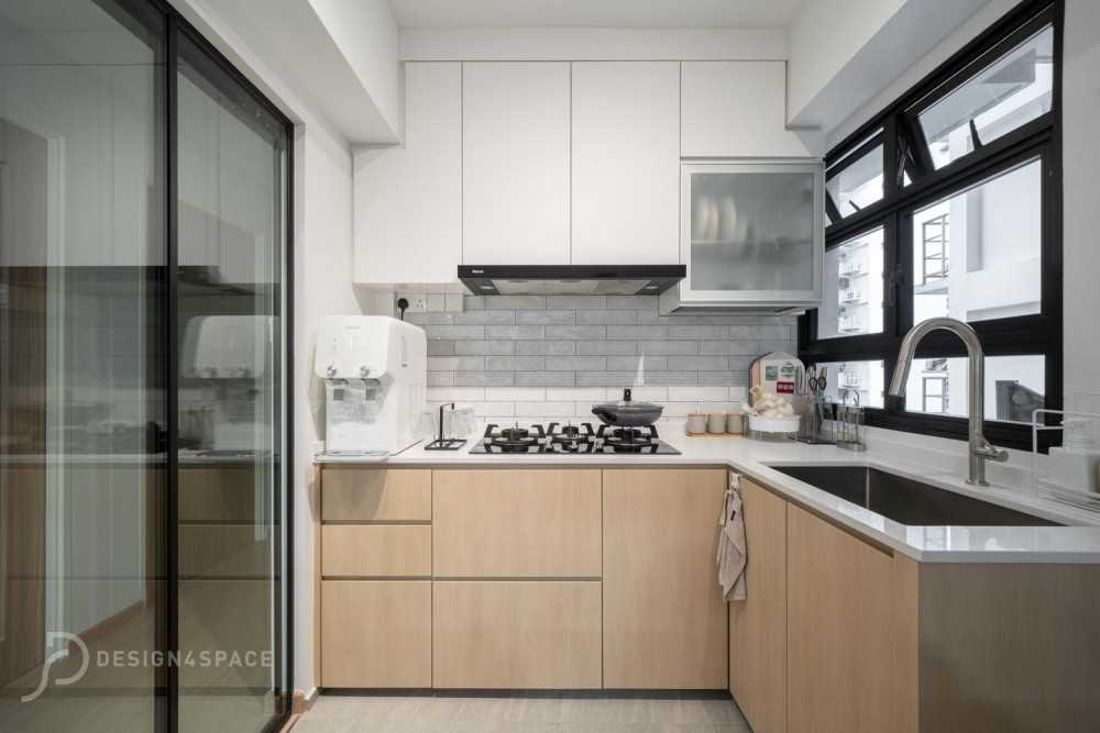 Scandinavian Kitchen with Homogeneous Tiles and Wood Flooring