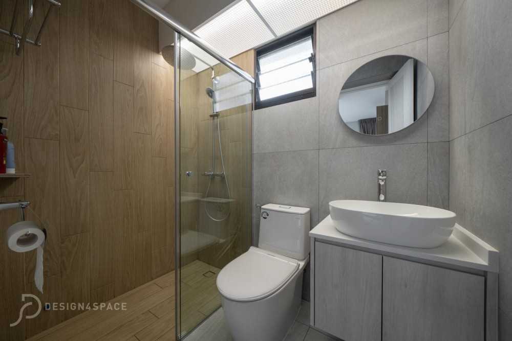 Scandinavian Bathroom with Homogeneous Tiles and Mirror