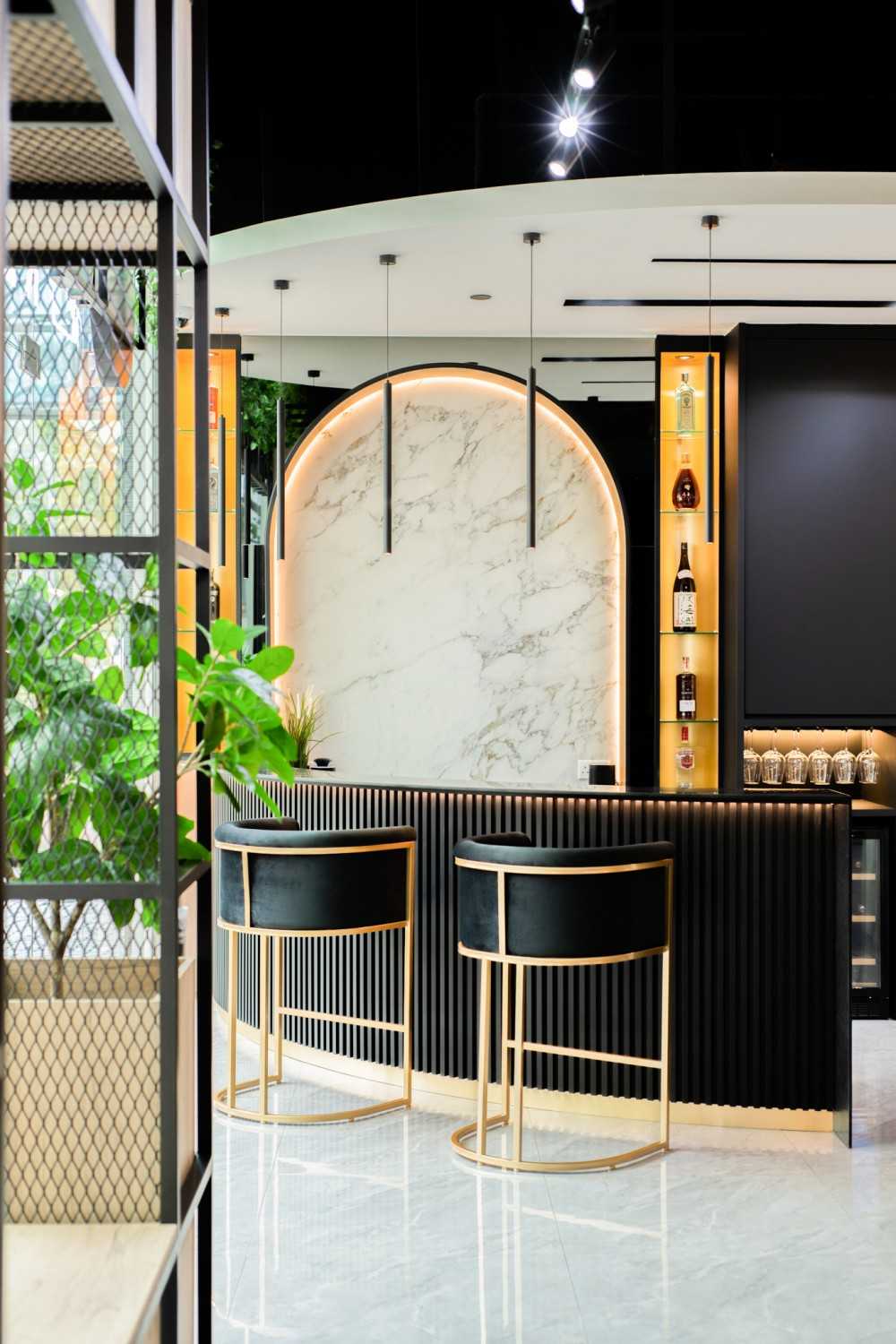 Modern Showroom with Feature Wall and Downlights