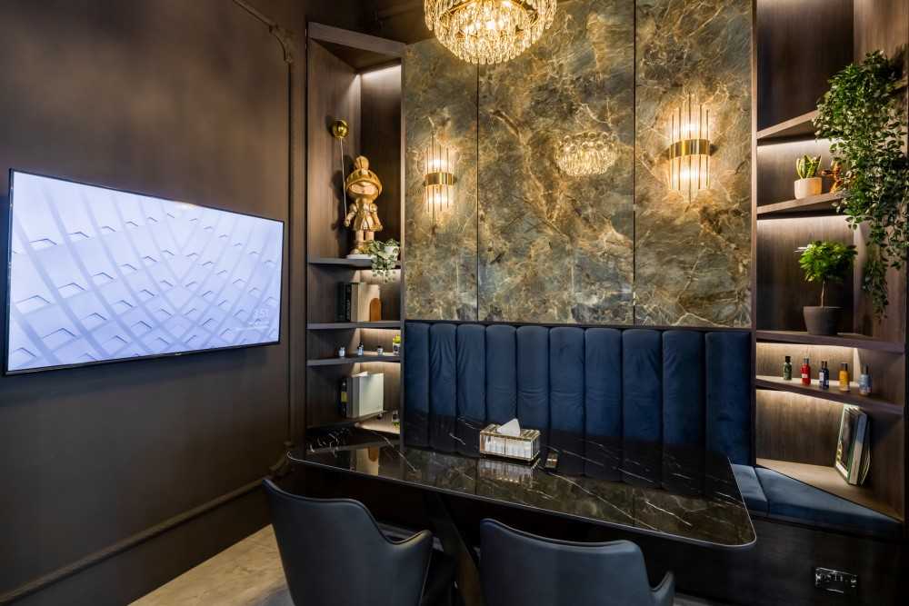 Modern Showroom with Feature Wall and Drop Light