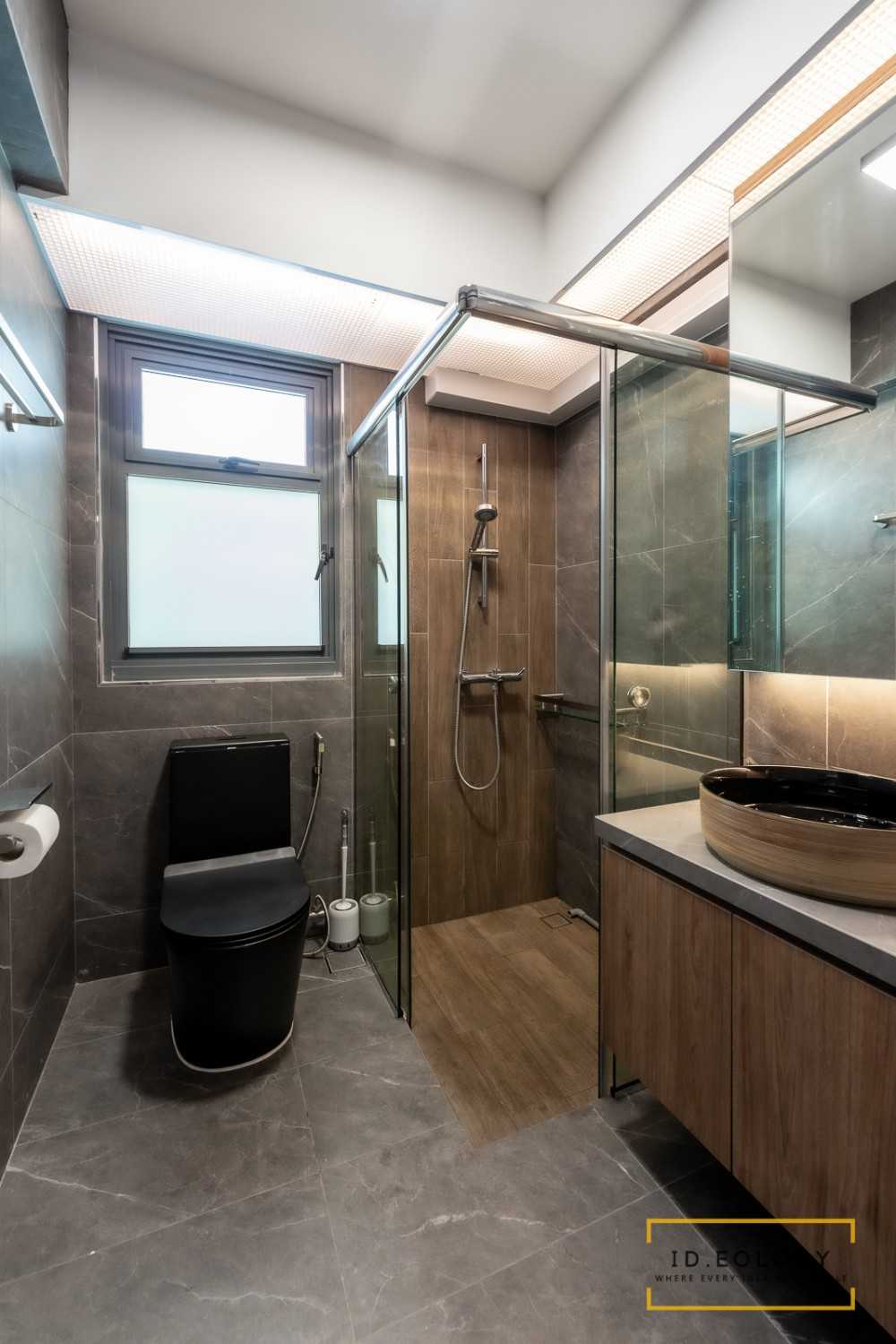 Modern Bathroom with Homogeneous Tiles and Mirror