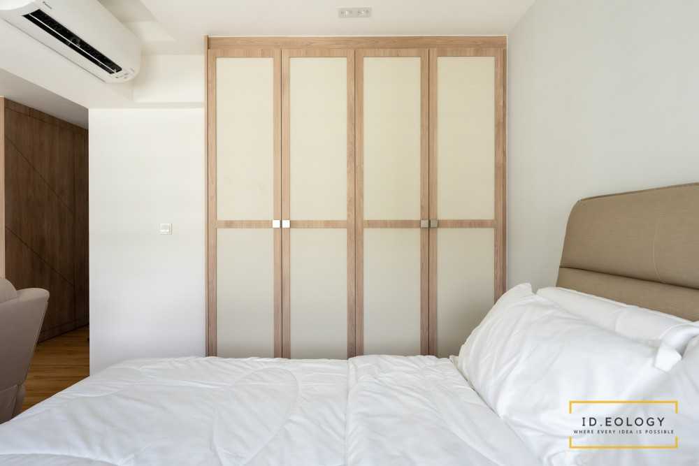 Modern Bedroom with Wardrobe and Queen Bed