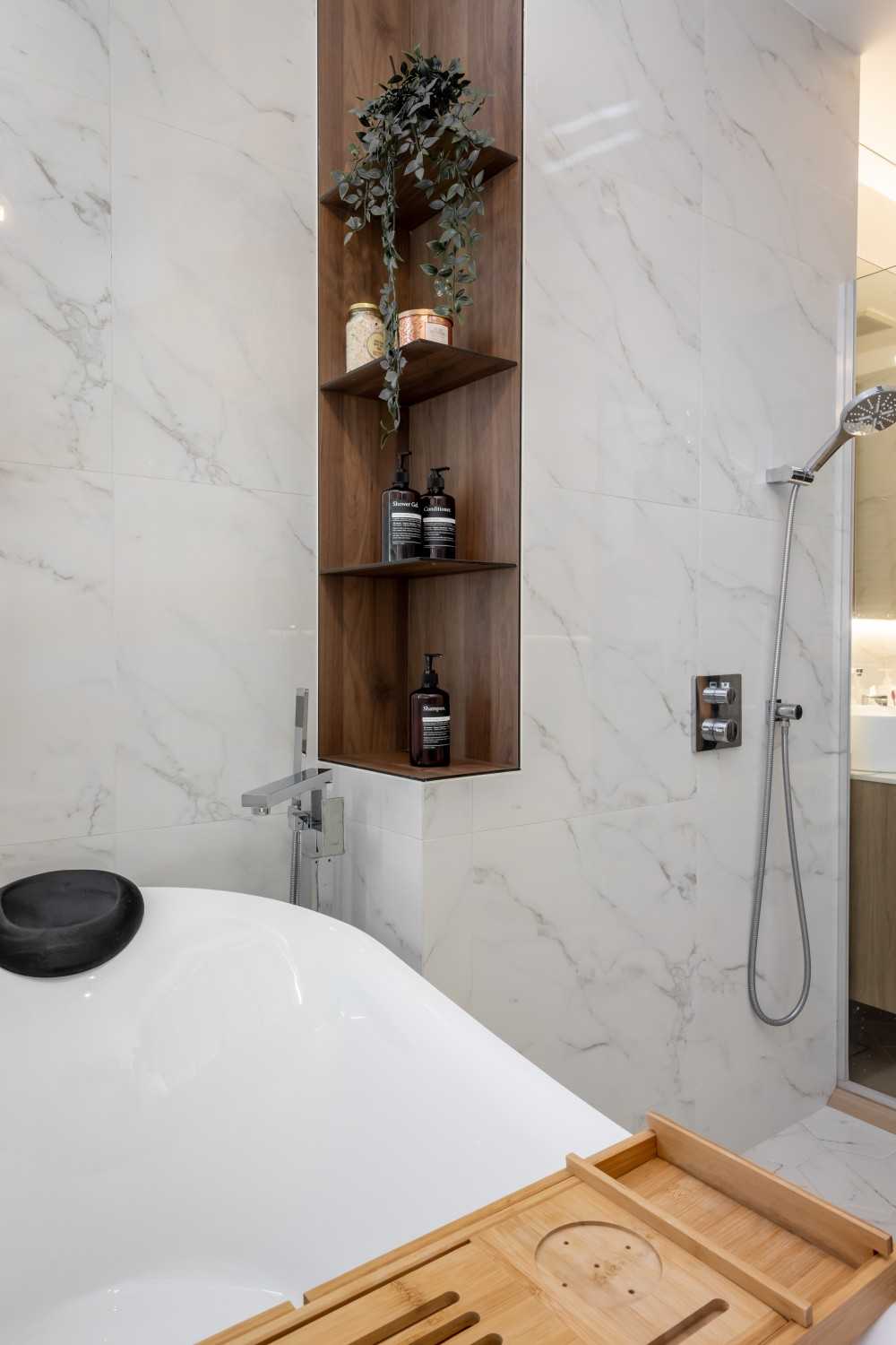 Minimalist Bathroom with Countertop and Marble Floor