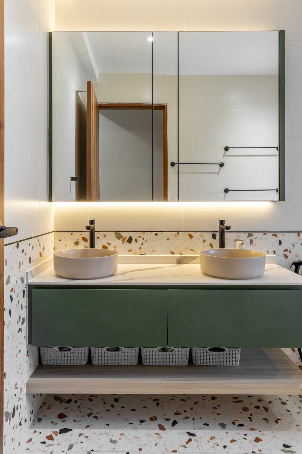 Minimalist Bathroom with Countertop and Mirror