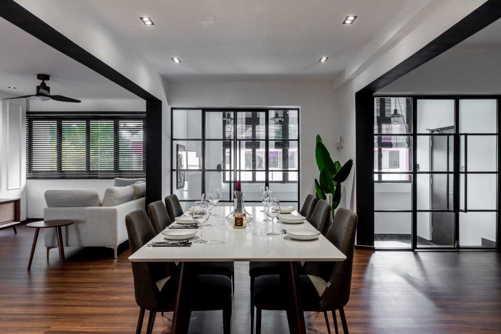 Country Dining Room with Drop Light and Dining Table