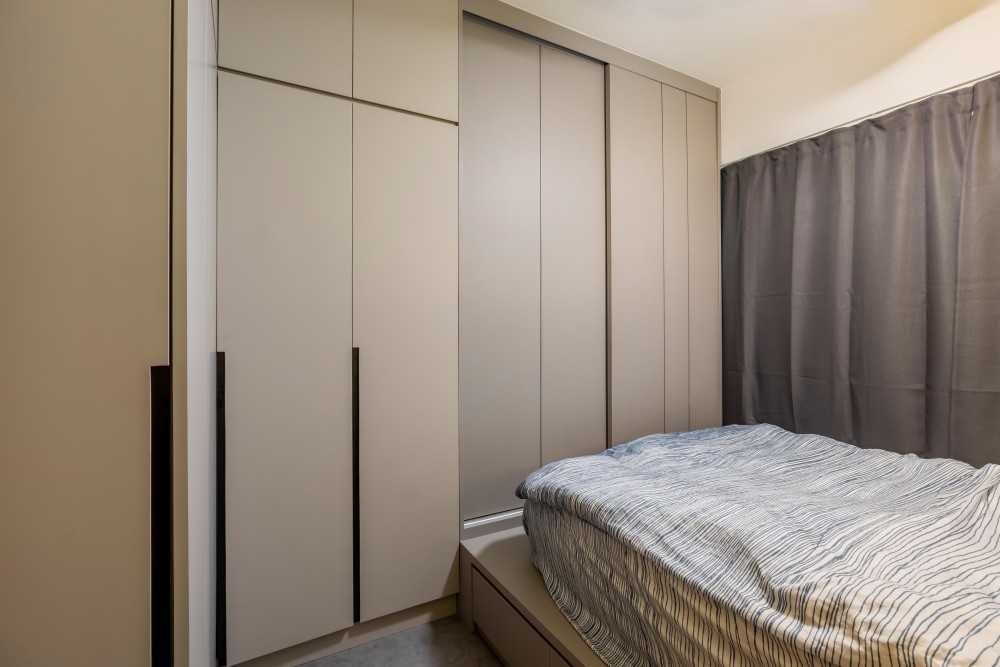 Transitional Bedroom with Platform Bed and Wardrobe