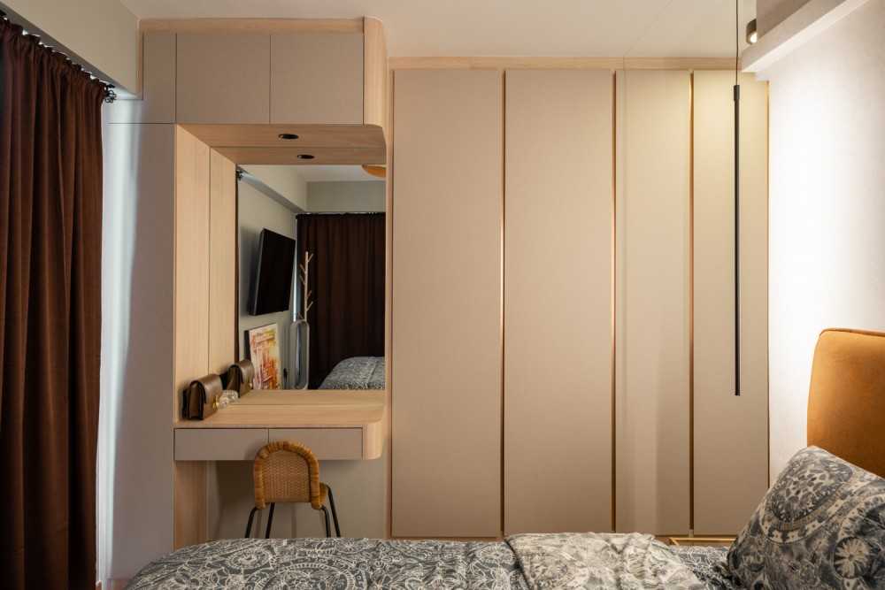 Scandinavian Bedroom with Drop Ceiling and Wardrobe