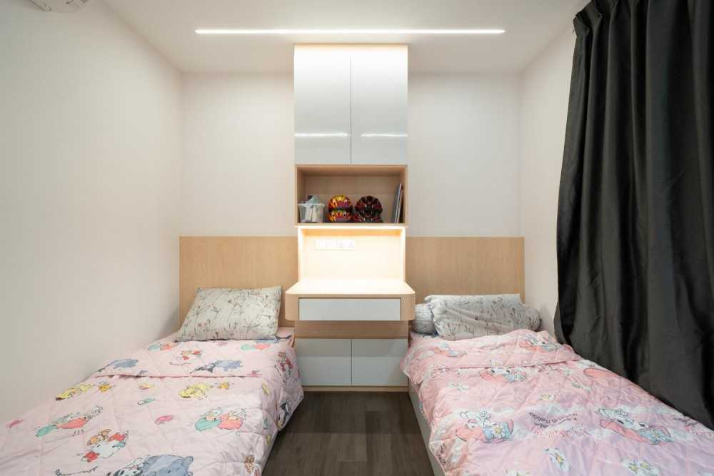 Scandinavian Bedroom with Vinyl Flooring and Wardrobe