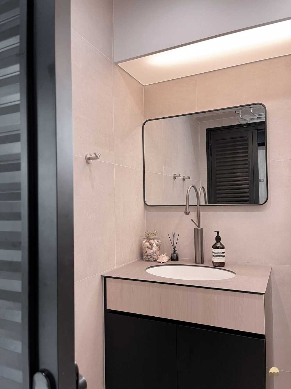 Scandinavian Bathroom with Mirror and Bathroom Mirrors