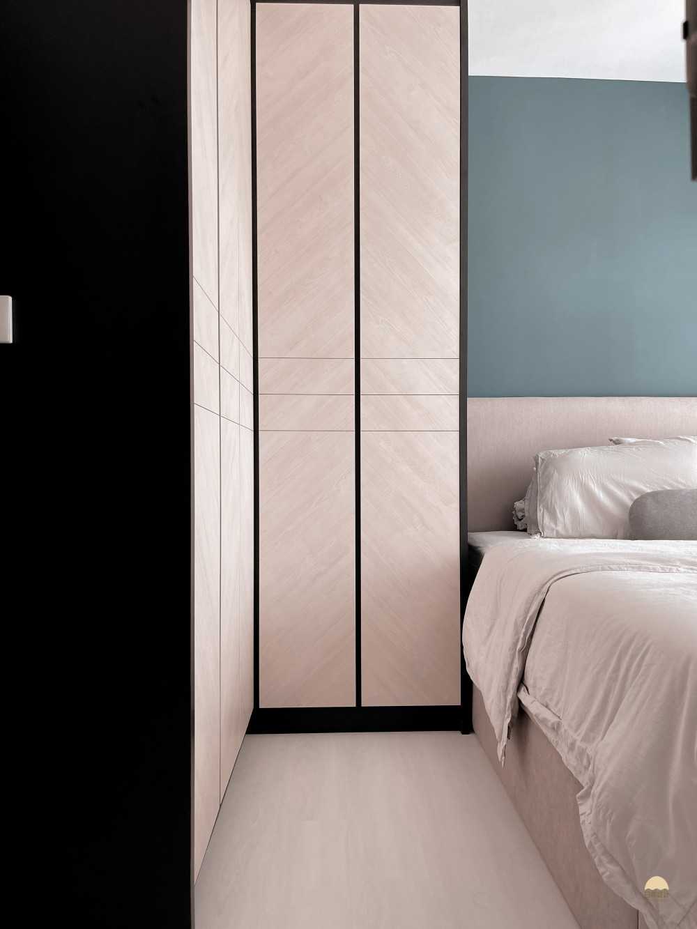 Scandinavian Bedroom with Vinyl Flooring and Wardrobe