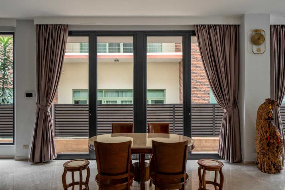 Contemporary Dining Room with Ceiling Light and Dining Table