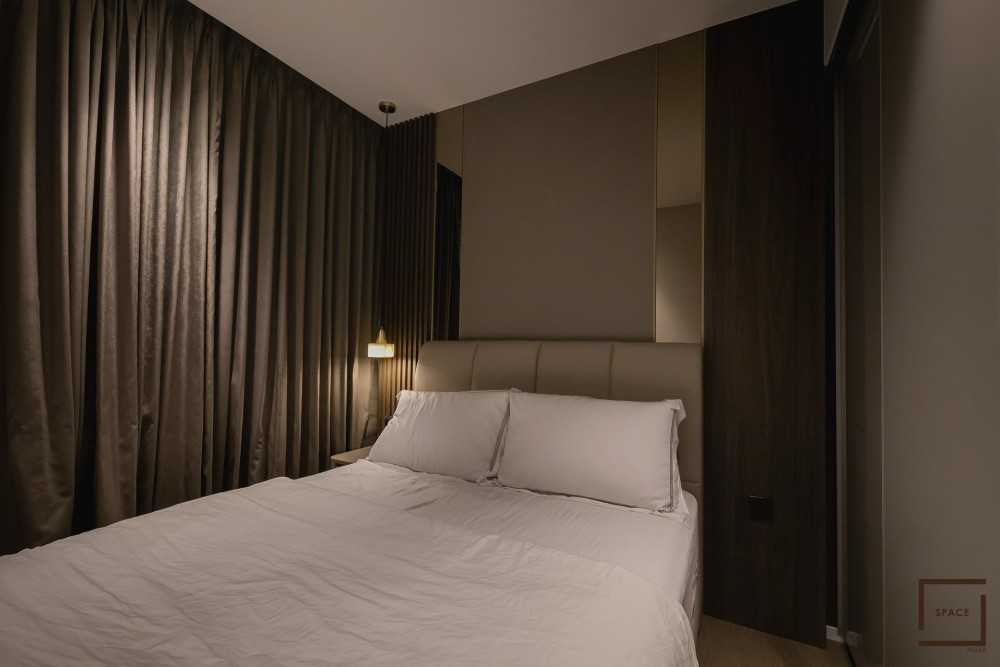 Modern Bedroom with Wardrobe and Sliding Wardrobe