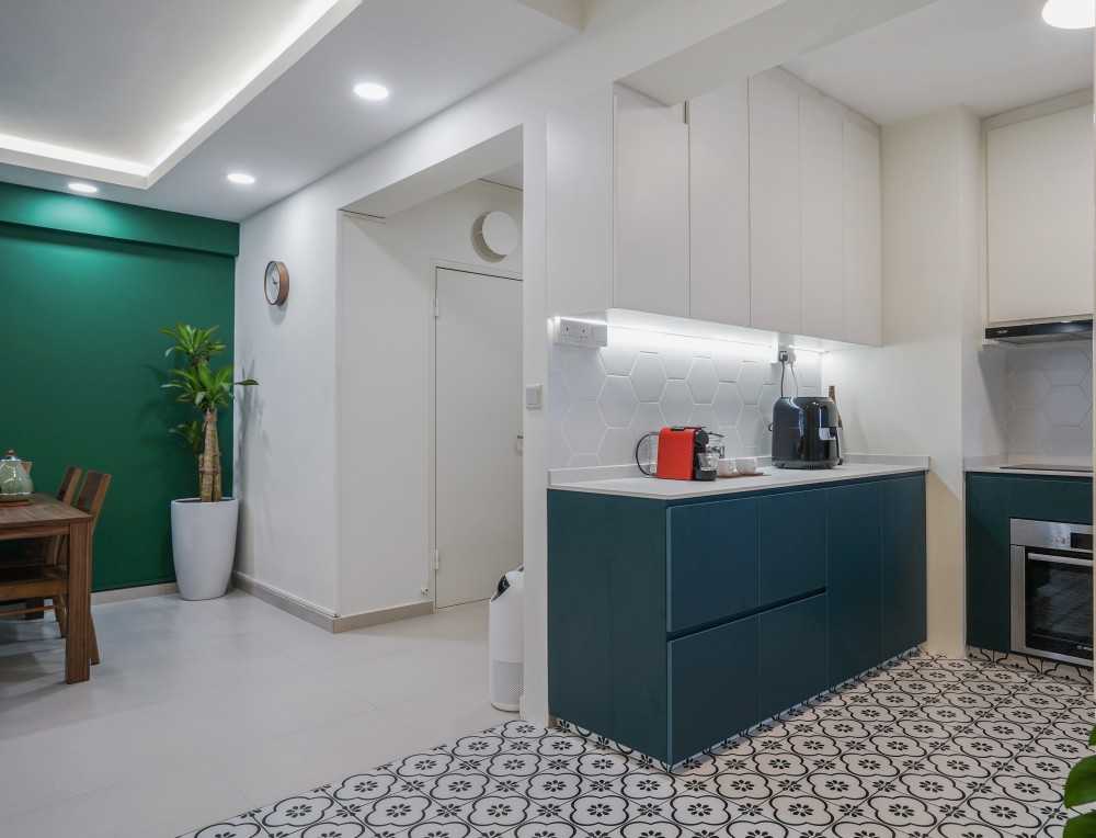 Scandinavian Kitchen with Countertop and Open Kitchen