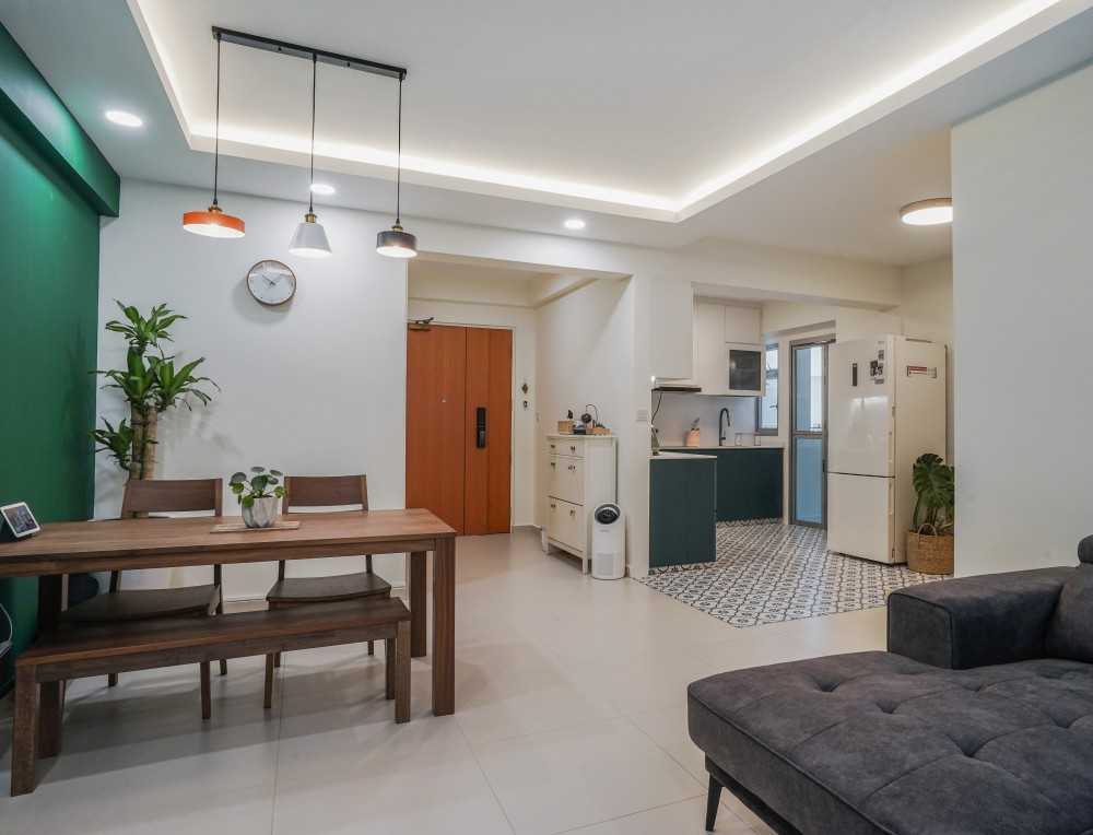 Scandinavian Dining Room with Drop Light and Cove Lighting